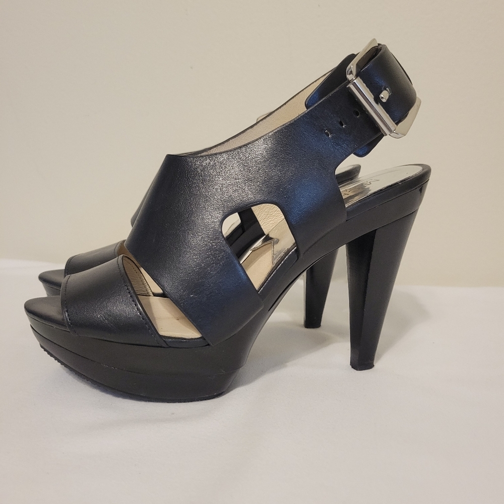 Michael Michael Kors Black Platform Size 6.5